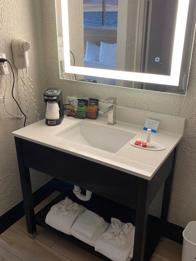 Days Inn By Wyndham Fort Pierce Midtown Zewnętrze zdjęcie