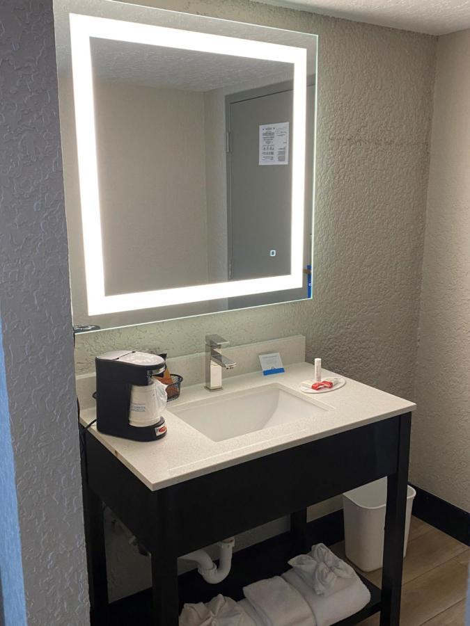 Days Inn By Wyndham Fort Pierce Midtown Zewnętrze zdjęcie